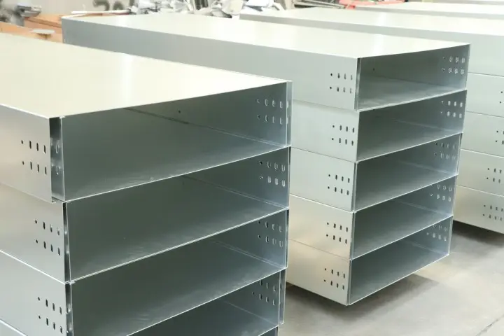 2025年鋁合金橋架主流型號推薦：如何選擇高性價比鋁合金橋架廠及區(qū)間報價解析