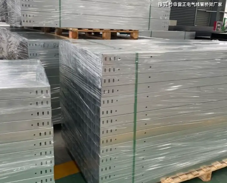 不銹鋼橋架是否能替代鍍鋅橋架？行業(yè)分裂！