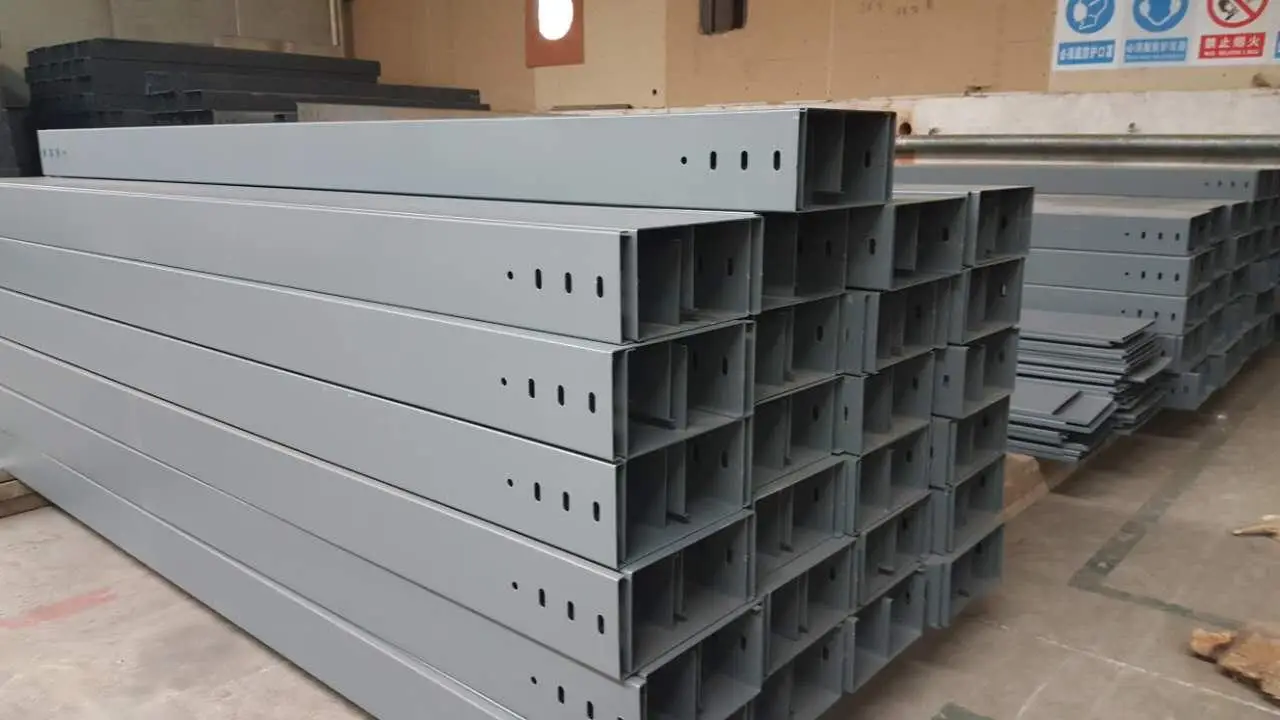 振鑫電氣：梯式橋架/大跨距橋架/模壓橋架專業廠家，適配電力/石化/建筑多場景電纜支撐方案